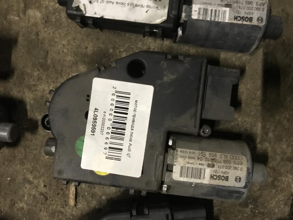 Audi Q7 (4L)  2005 - 2009 для Мотор люка