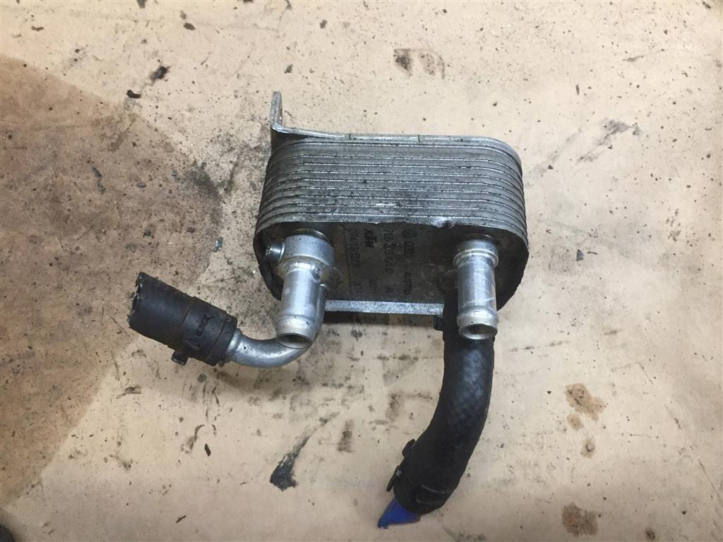 Audi Q7 (4L)  2005 - 2009 для Радиатор топливный