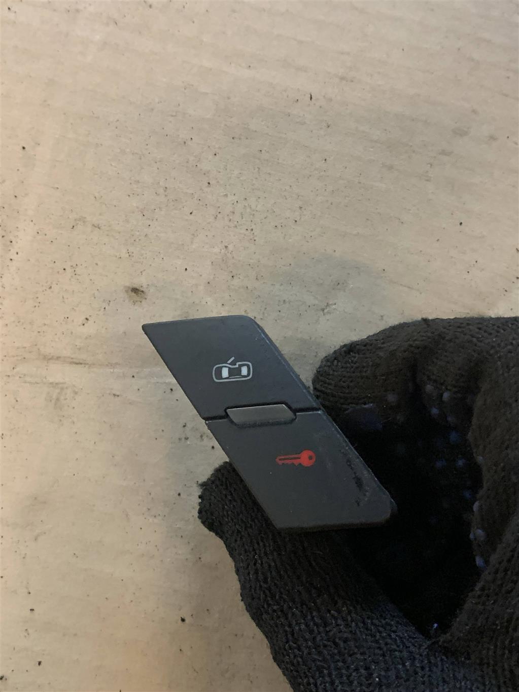 Audi A6 (C6 4F) 2005-2008 для Кнопка центрального замка