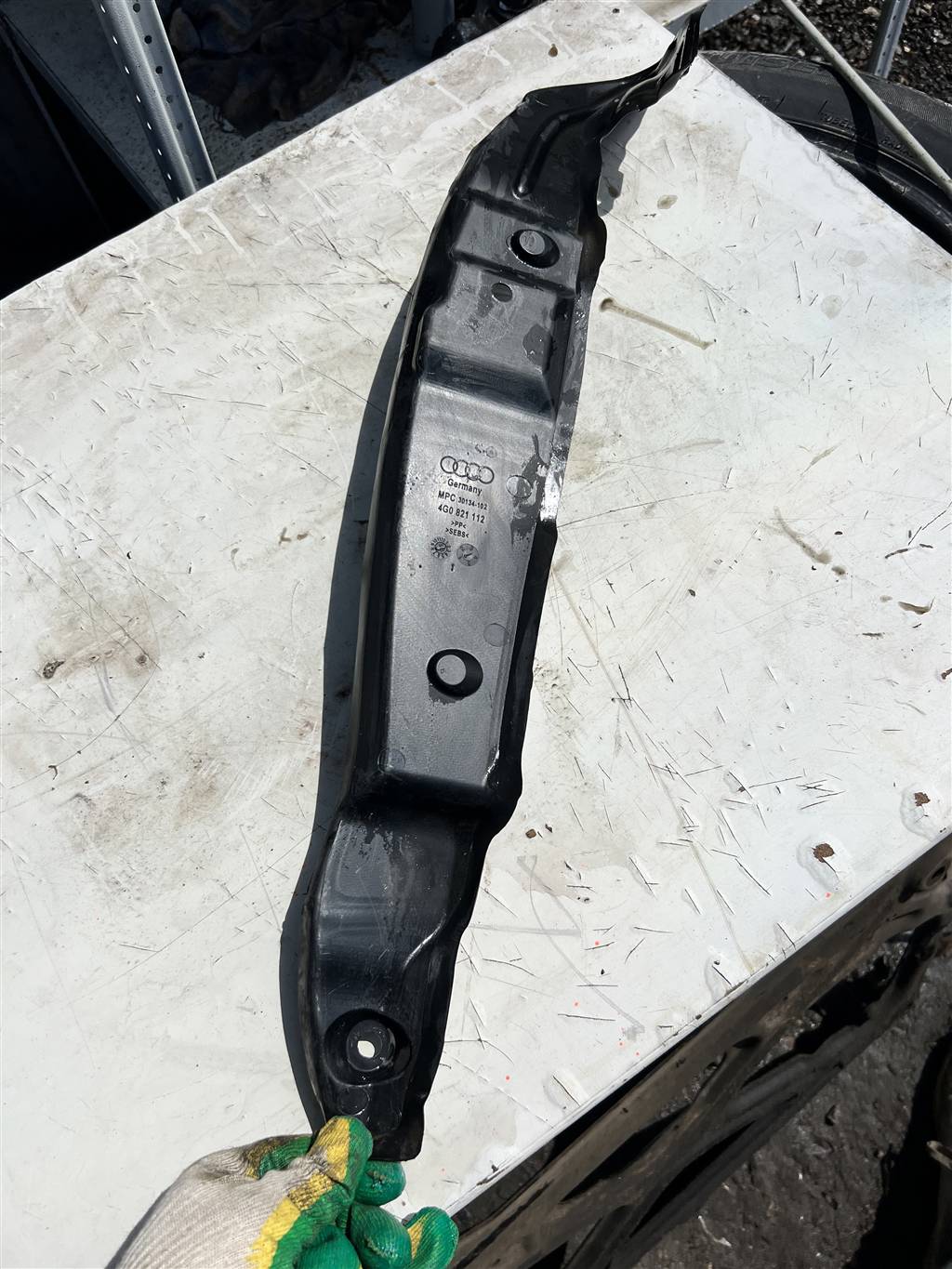 Audi A6 C7 для пыльник переднего крыла