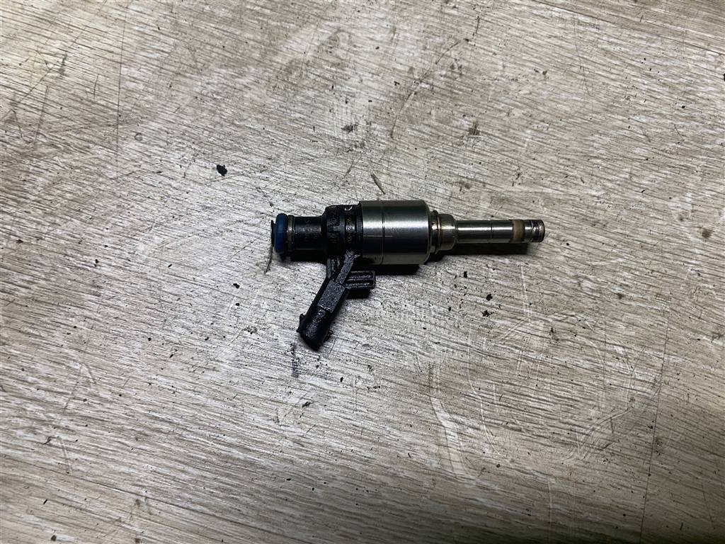 Audi A4 (B8) 2007-2012 для Форсунка бензиновая