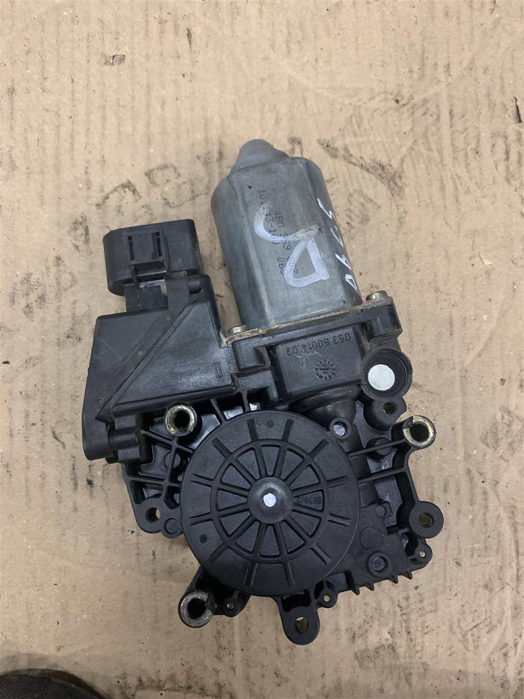 Audi A6 (C5) 2001-2004 рестайлинг для Мотор стеклоподъемника