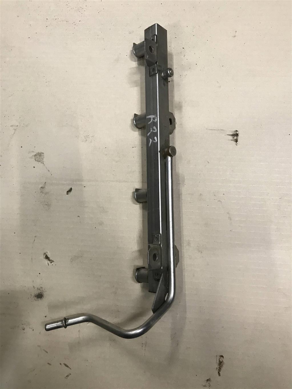 BMW 3 E90 для Рампа топливная