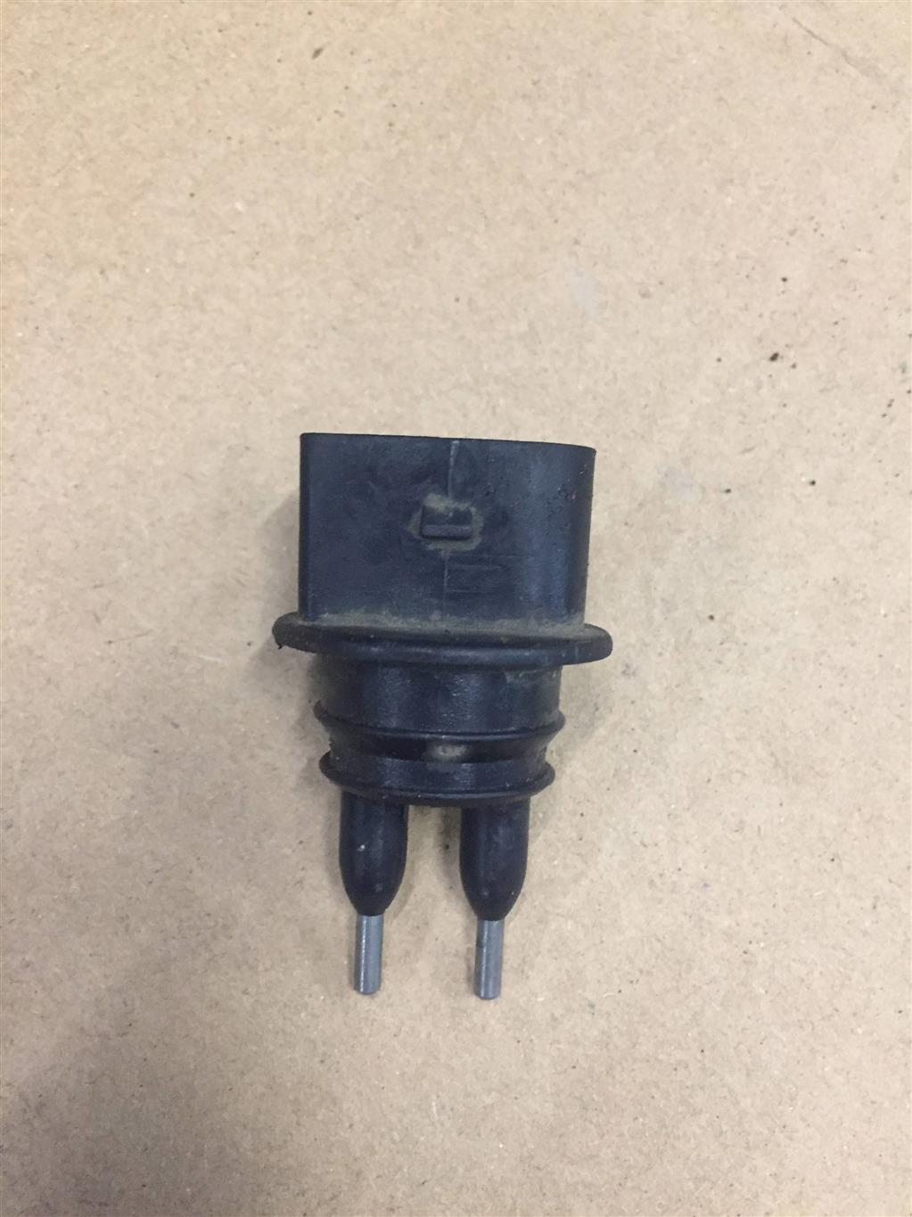 Audi A6 (C6 4F) 2005-2008 для Датчик уровня жидкости 