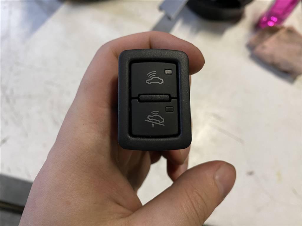 Audi A4 (B8) 2007-2012 для Кнопка многофункциональная