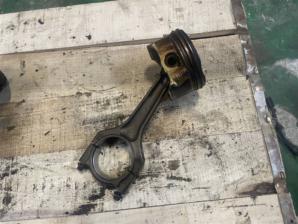 BMW 3 E90 для Поршень с шатуном