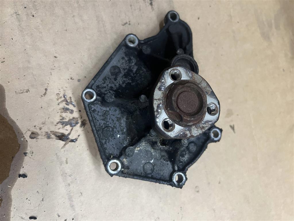 Audi Q7 (4L)  2005 - 2009 для Насос водяной (помпа)