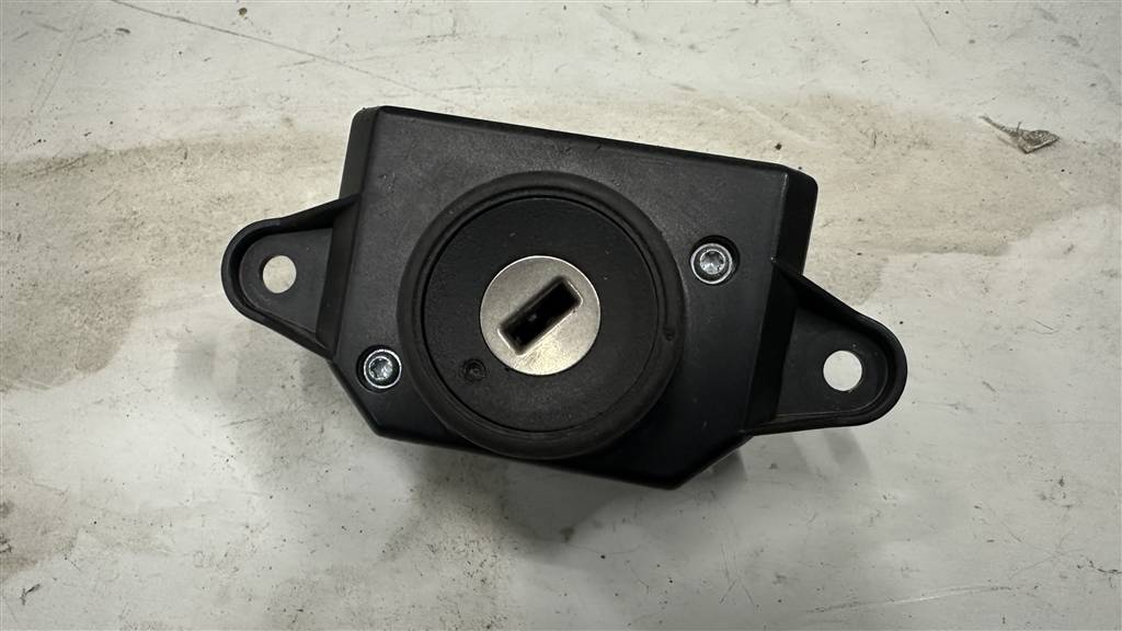 Audi A6 (C6 4F) 2005-2008 для Замок зажигания