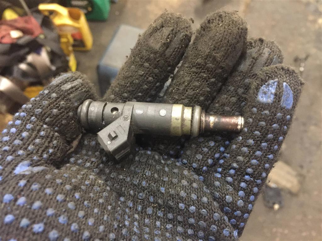 BMW 3 E90 для Форсунка бензиновая