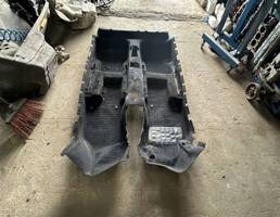 Настил пола для Skoda Octavia (A5 1Z-) 2008-2013 рестайлинг  запчасти бу