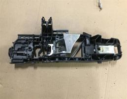 Кронштейн ручки для Mercedes-Benz W205 C-classe 2014-2018  запчасти бу