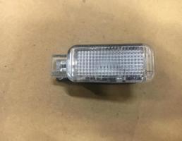 Плафон салонный для Audi A6 (C6 4F) 2005-2008  запчасти бу