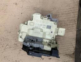 Замок двери задней правой для Volkswagen Passat (B6) 2005-2010  запчасти бу