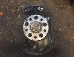 Кулак поворотный передний правый для Mercedes-Benz W204 C-classe 2006-2011  запчасти бу