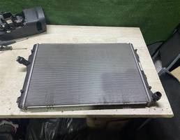 Радиатор основной для Volkswagen Passat (B7) 2011-2015  запчасти бу