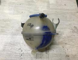 Бачок расширительный для Volkswagen Passat (B7) 2011-2015  запчасти бу