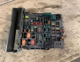 Блок предохранителей для BMW 3-серия E90/E91 2005>  запчасти бу