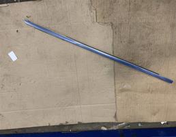 Молдинг стекла двери передней правой для Mercedes-Benz W205 C-classe 2014-2018  запчасти бу