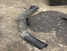 Патрубок для Audi Q7 (4L)  2005 - 2009  запчасти бу