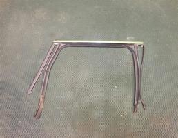 уплотнитель стекла двери задний правый для Porsche Cayenne 958 2010-2014  запчасти бу