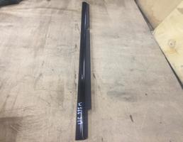 Молдинг стекла двери задней правой для Mercedes-Benz W166 X166 GLS 2015-2019  запчасти бу