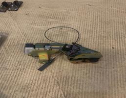 замок стекла крышки багажника для Volkswagen Touareg 7L 2002-2006  запчасти бу