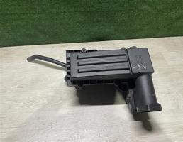 Корпус воздушного фильтра для Volkswagen Golf VI 2009-2012  запчасти бу