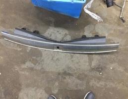 Накладка замка крышки багажника для Audi Q7 (4L)  2005 - 2009  запчасти бу