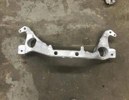 Кронштейн опоры двигателя для Volkswagen Touareg 7L 2002-2006  запчасти бу