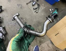 Трубка соеденительная для Volkswagen Passat (B7) 2011-2015  запчасти бу