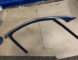 уплотнитель стекла двери передний правый для Mercedes-Benz W253 X253 GLC coupe 2015-  запчасти бу