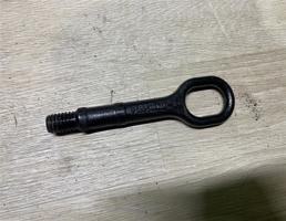 Крюк буксировочный для Skoda Superb 2008-2015  запчасти бу