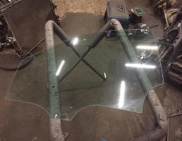 Стекло двери передней левой для Mercedes-Benz W253 X253 GLC 2015-2019  запчасти бу