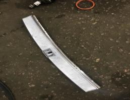 Накладка замка крышки багажника для Volkswagen Touareg 7L 2007-2010  запчасти бу