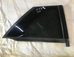 Стекло двери задней правой (форточка) для Mercedes-Benz W213 E-classe  запчасти бу