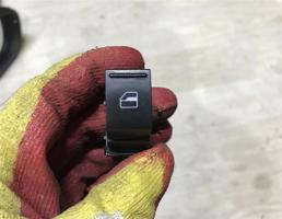 Кнопка стеклоподъемника для Volkswagen Passat (B7) 2011-2015  запчасти бу