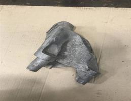 Опора двигателя левая для Audi A4 (B8) 2007-2012  запчасти бу