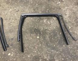 уплотнитель стекла двери задний правый для Volkswagen Touareg NF 2010 -2014  запчасти бу