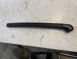 Поводок стеклоочистителя заднего для Skoda Octavia (A7) 2013-2017  запчасти бу