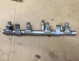 Распределитель топлива для Audi Q7 (4L)  2005 - 2009  запчасти бу