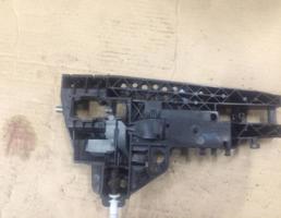 Кронштейн ручки для Audi Q3 (8U) 2011-2014  запчасти бу