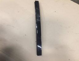 Направляющая стекла двери для BMW X4 F26 2014-2018  запчасти бу