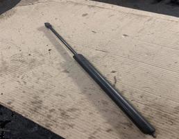 Амортизатор крышки багажника для Volkswagen Sharan 2000-2006  запчасти бу