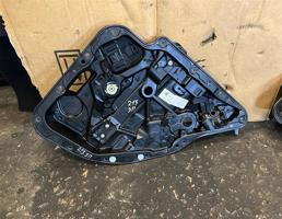 Стеклоподъемник задний правый для Mercedes-Benz W213 E-classe  запчасти бу