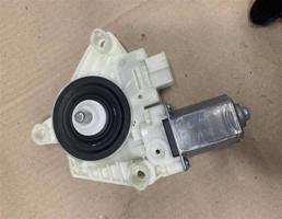 Мотор стеклоподъемника для Mercedes-Benz W205 C-classe 2014-2018  запчасти бу