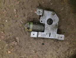 Мотор стеклоочистителя задний для Volkswagen Golf II/Jetta II 1983-1992  запчасти бу