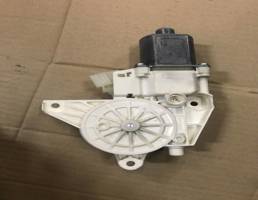 Мотор стеклоподъемника для Mercedes-Benz W204 C-classe 2011-2015 рестайлинг  запчасти бу