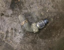 Патрубок системы охлаждения  для Volkswagen Transporter T5 2003-2009  запчасти бу