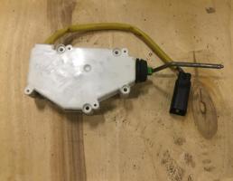 Активатор замка крышки бензобака для Volkswagen Sharan 2006-2010  запчасти бу