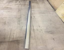 Молдинг стекла двери передней левой для Mercedes-Benz W205 C-classe 2014-2018  запчасти бу